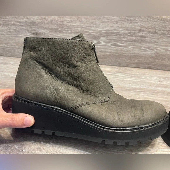 Eileen Fisher Casey‎ Taupe Tumbled Nubuck Chukka Bootie Size 8 - Picture 6 of 12